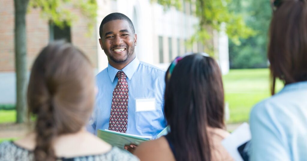 How to Become a Tour Guide in Jamaica