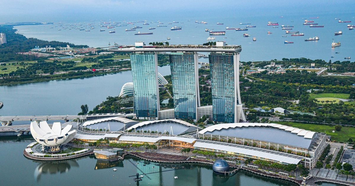 Is Singapore richer than Great Britain? (Detailed Guide for Investors in 2024) 1 Is Singapore richer than Great Britain (Detailed Guide for Investors in 2024)