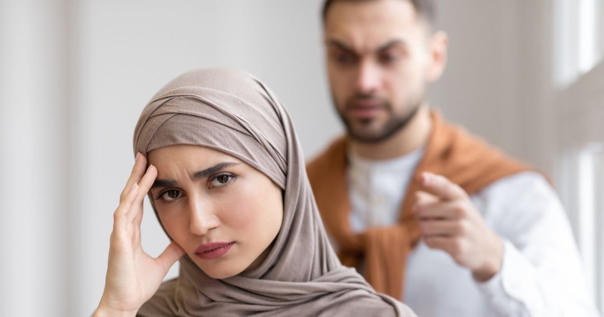 How Golden Visa Holder Can Sponsor Husband? (Comprehensive Guide for 2024) 1 Rules And Limitations Of Sponsorship Rights