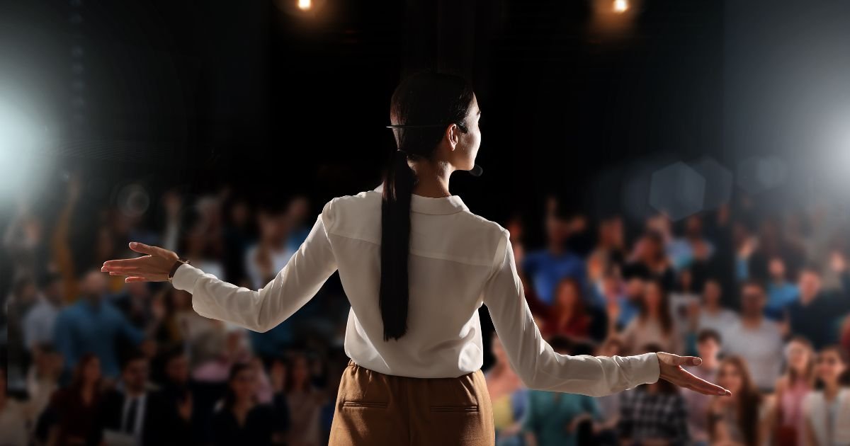 How to Write a Tour Guide Script Perfectly in 2024 (Craft Engaging Narratives!) 3 Become A Confident Public Speaker