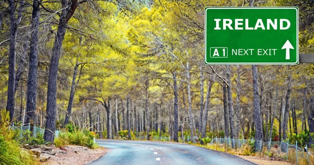 Best Travel Guide for Ireland 2024 (Emerald Isle Essentials Guide)