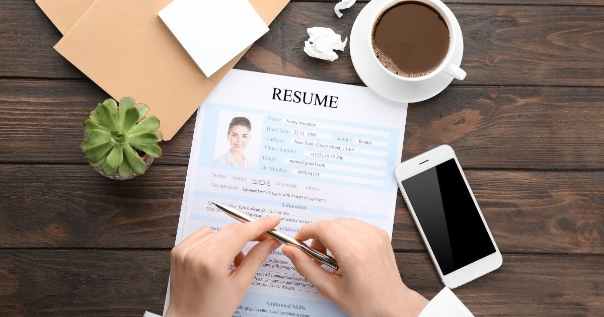 How to Put Dual Citizenship on a Resume in 2024? 2 Where To Include Dual Citizenship Information