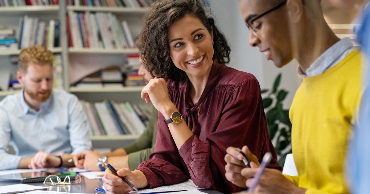 How to Apply for Golden Visa Abu Dhabi in 2024? 2 Who Are Eligible for The Golden Visa